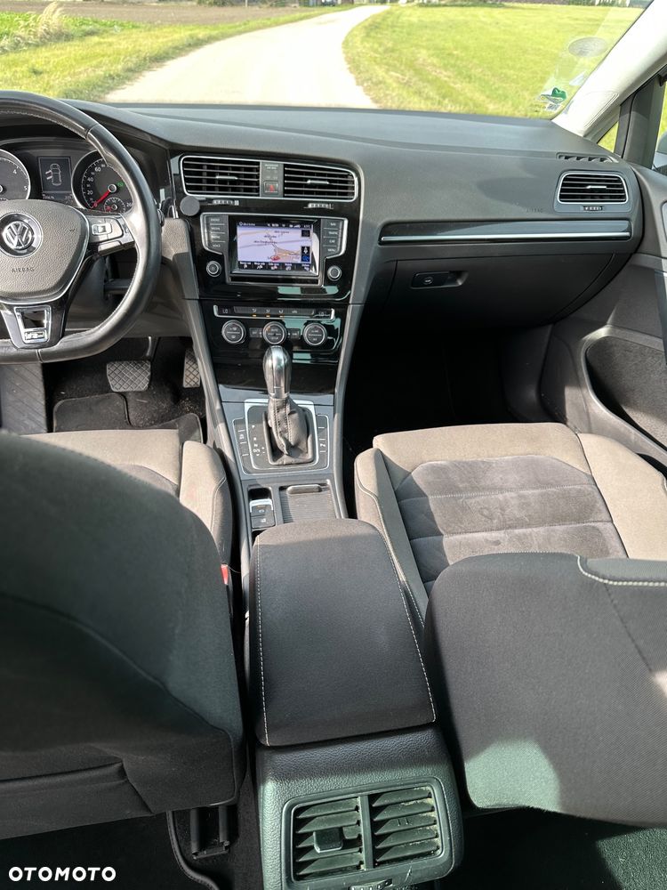 Volkswagen Golf - 11