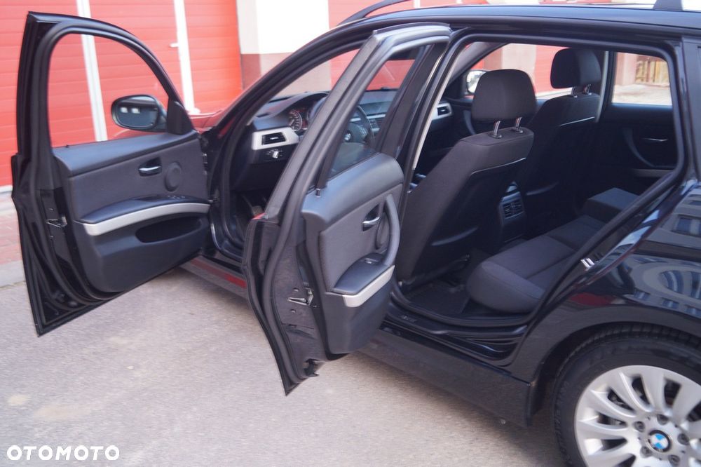 BMW Seria 3 318i Edition Exclusive - 15