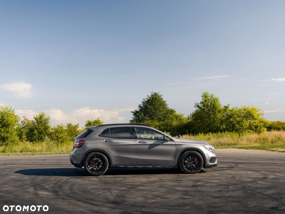 Mercedes-Benz GLA 200 7G-DCT AMG Line - 9