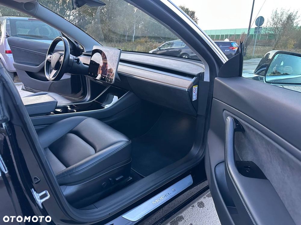 Tesla Model 3 Langstreckenbatterie Allradantrieb Dual Motor - 12