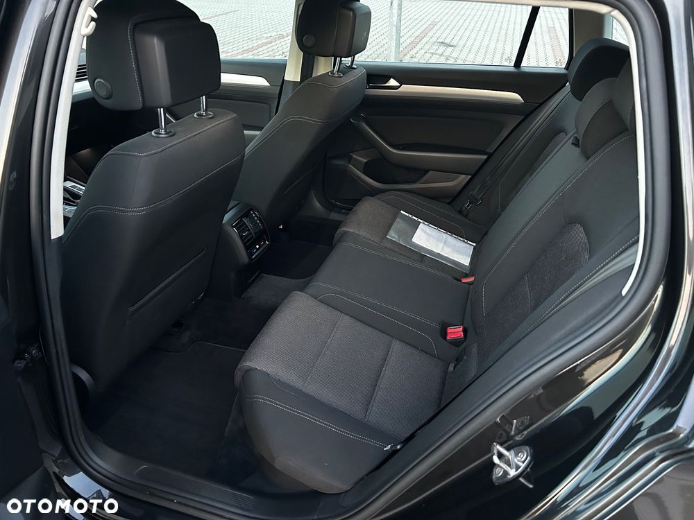 Volkswagen Passat Variant 1.6 TDI SCR DSG Business - 14