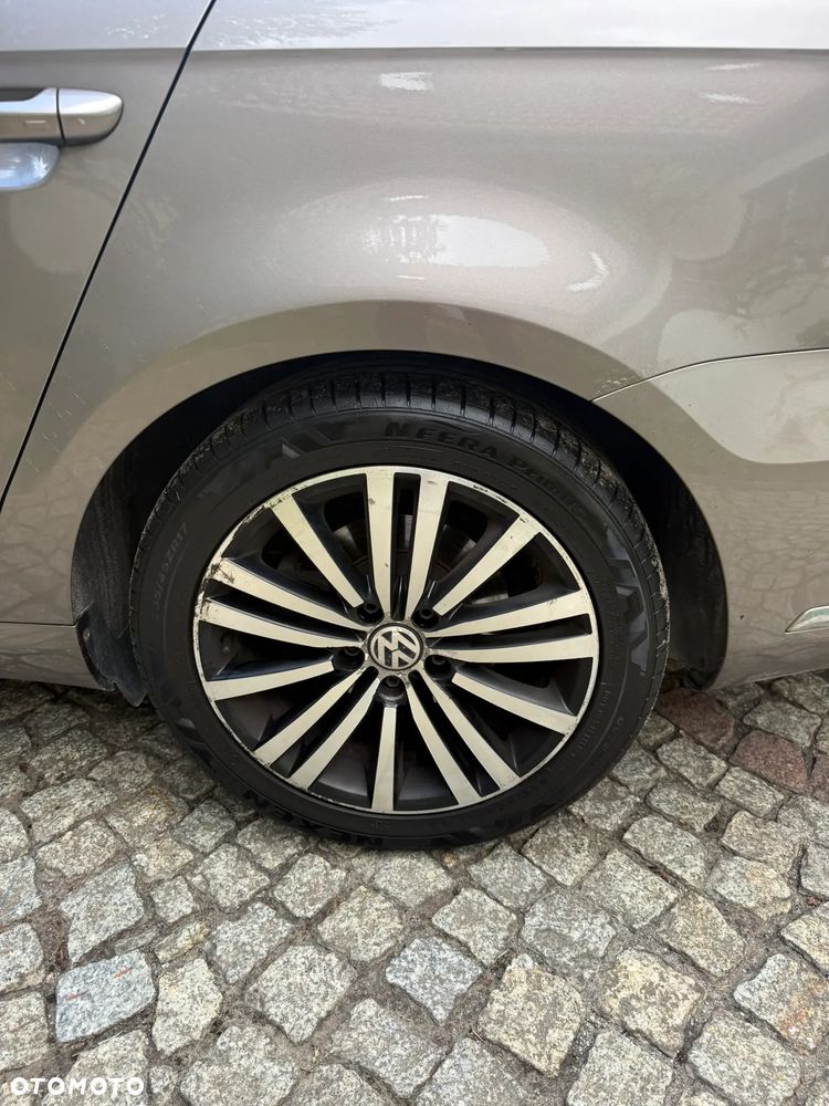 Volkswagen Passat 2.0 TDI 4Mot Highline DSG - 32