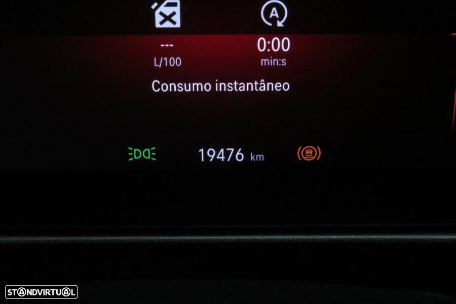 Opel Astra 1.2 T GS - 32