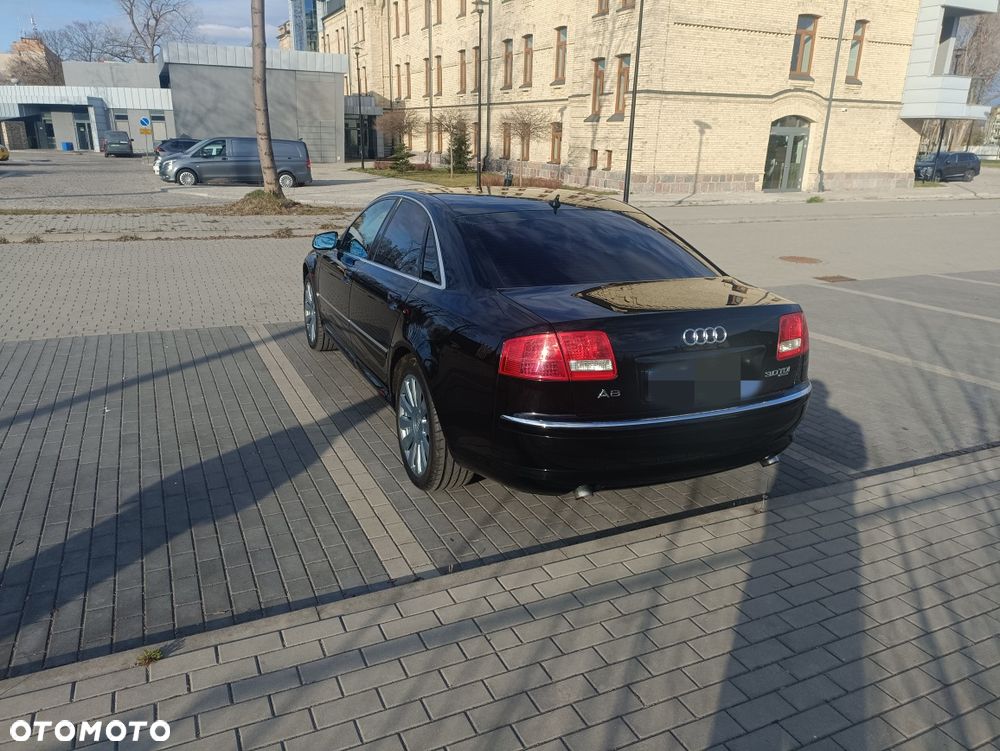 Audi A8 - 8