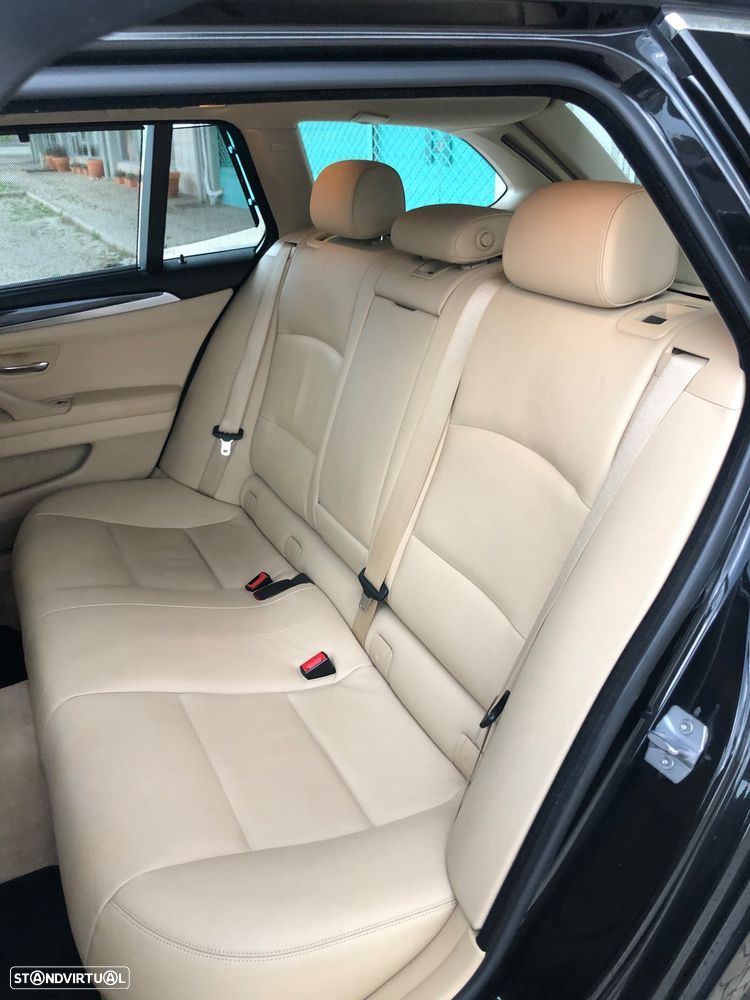 BMW 520 d Exclusive Auto 129g - 33