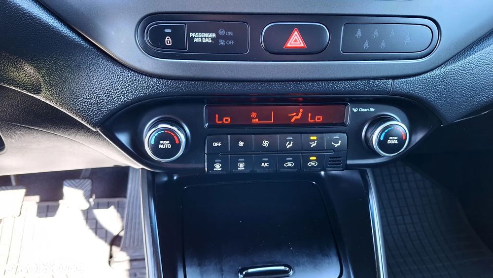 Kia Carens 1.7 CRDi Spirit - 37