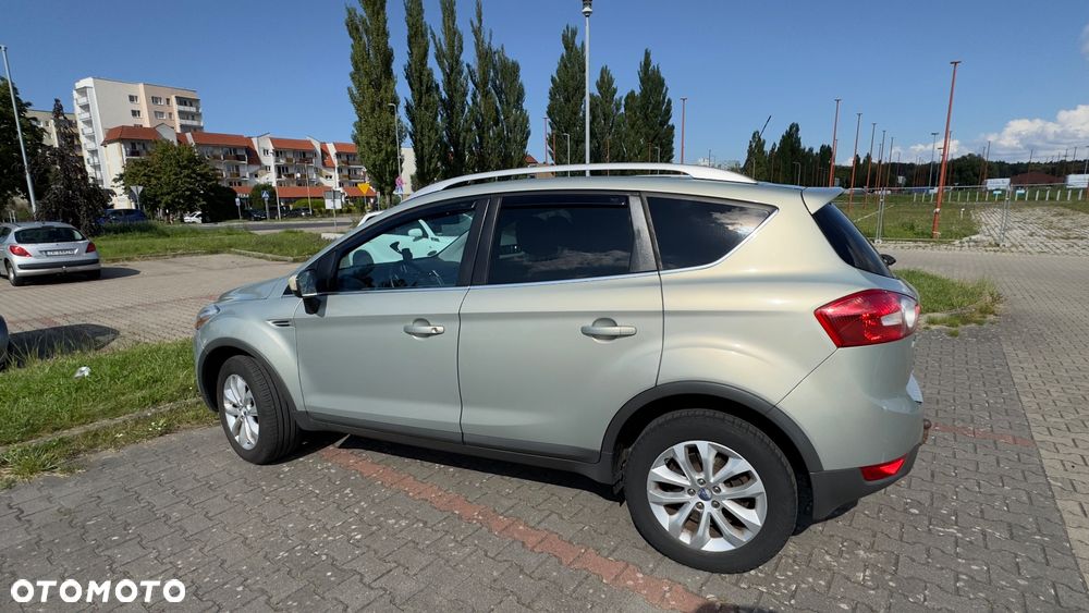 Ford Kuga 2.0 TDCi 2x4 Titanium - 2