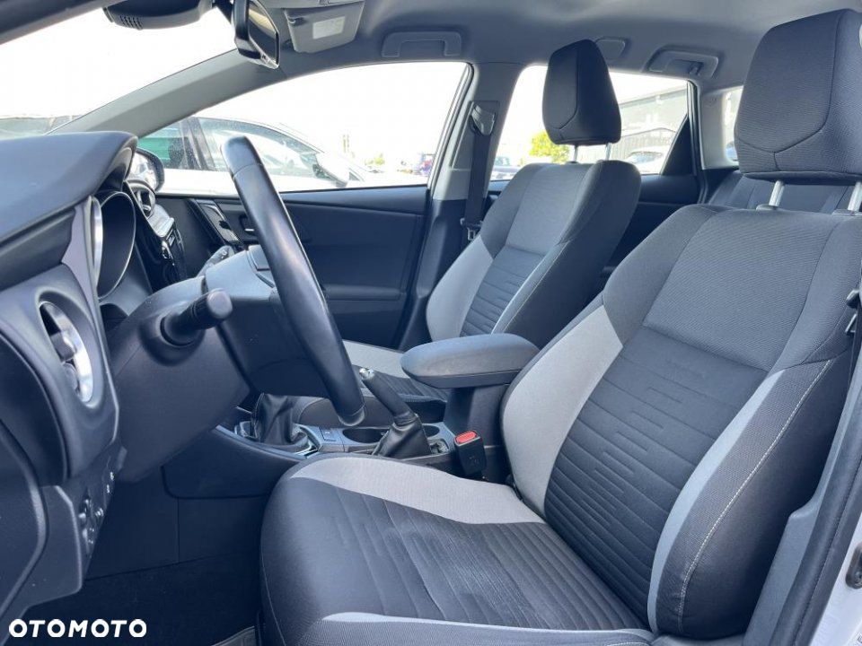 Toyota Auris - 14