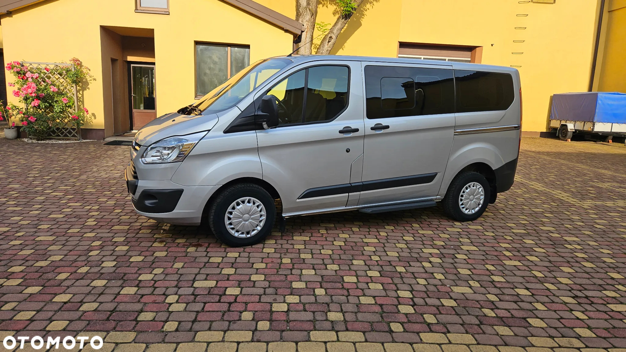 Ford Tourneo Custom - 9