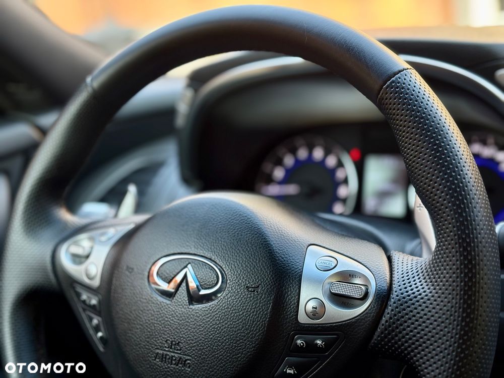 Infiniti QX70 5.0 S Premium - 23