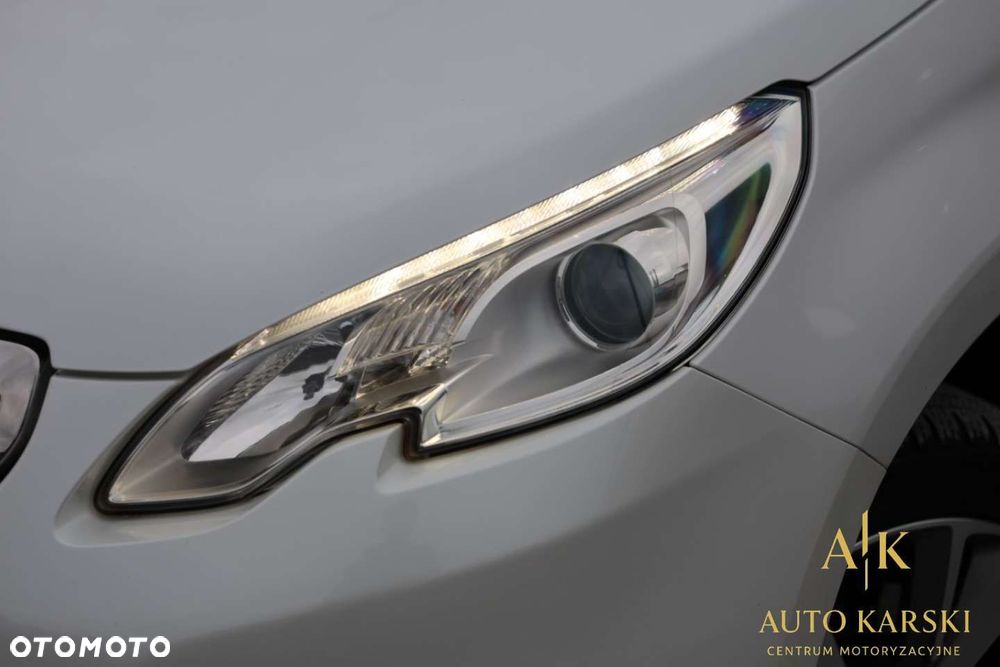 Peugeot 2008 - 13