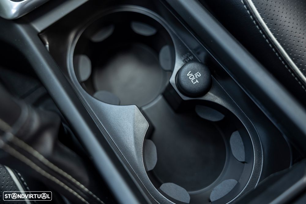 Volvo V40 2.0 D2 R-Design Momentum - 18