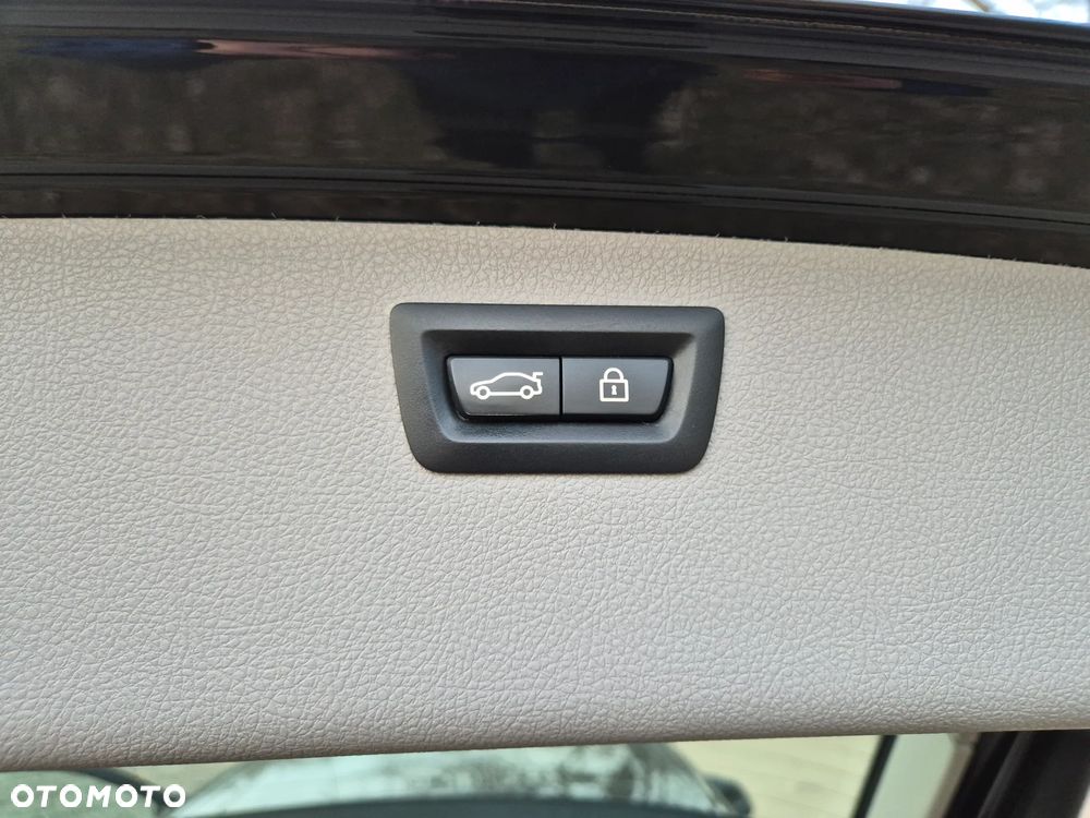 BMW Seria 3 318d - 15