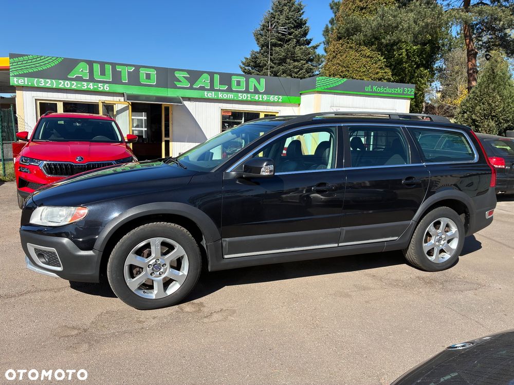 Volvo XC 70 D5 AWD Momentum - 8