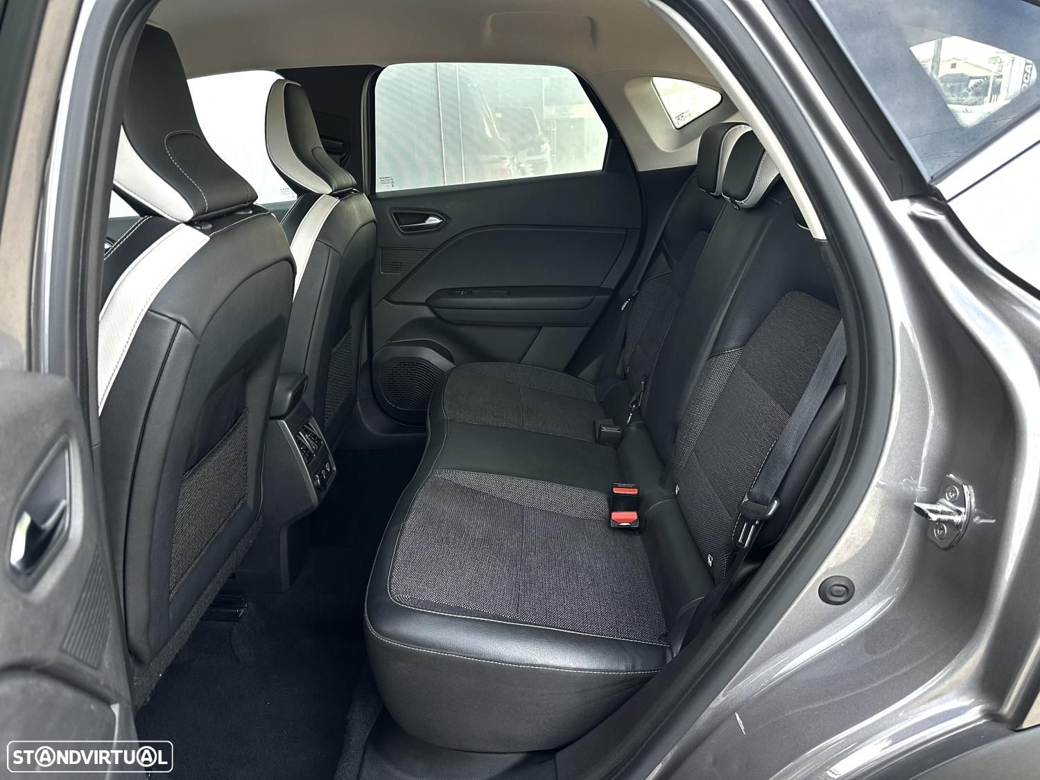 Renault Captur 1.0 TCe Exclusive - 27