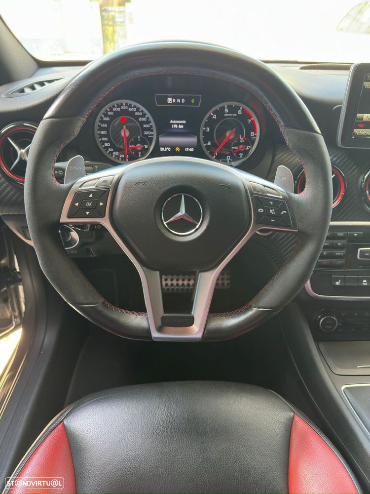 Mercedes-Benz A 45 AMG 4-Matic - 13