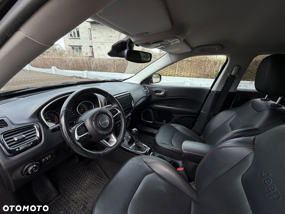 Jeep Compass - 12