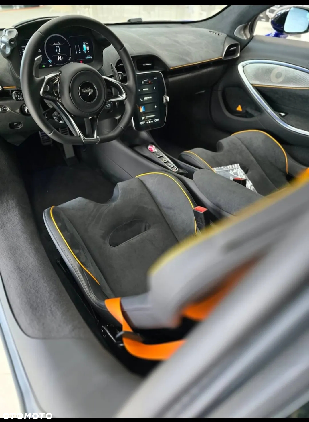 McLaren Artura - 10