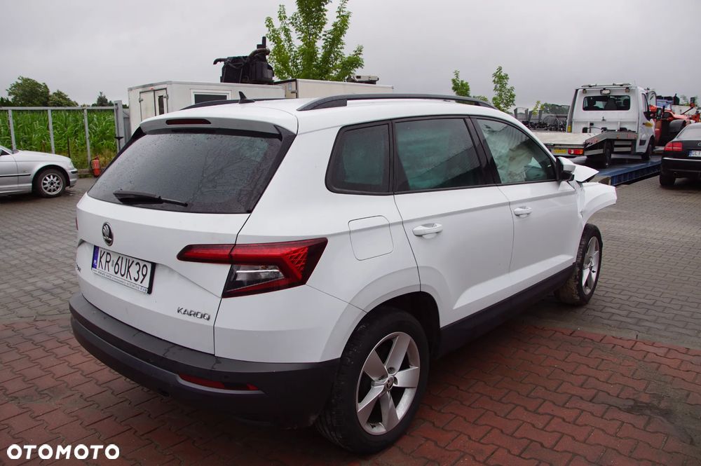 Auto na części - Skoda Karoq 1.6 TDI 115 KM DGTE TKK LS9R 130 TYS. KM 2018R Silnik Skrzynia Drzwi Lusterko Klapa Lampa Szyba Felga Deska Kokpit Moduł Licznik Radio Fotel Zderzak Chłodnica Błotnik Zawieszenie Turbina Wtryski Intercooler Kompletne Części Rozbiórka - 7