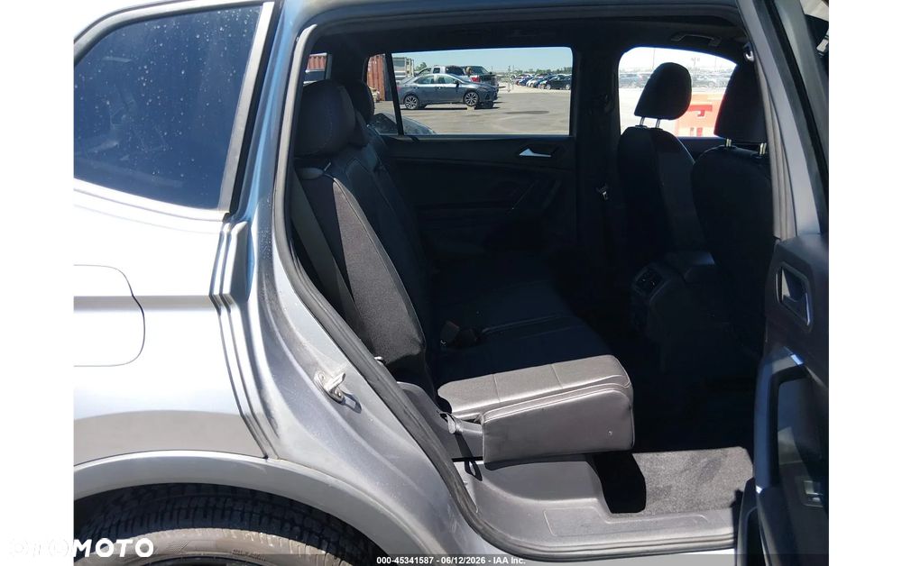 Volkswagen Tiguan - 11
