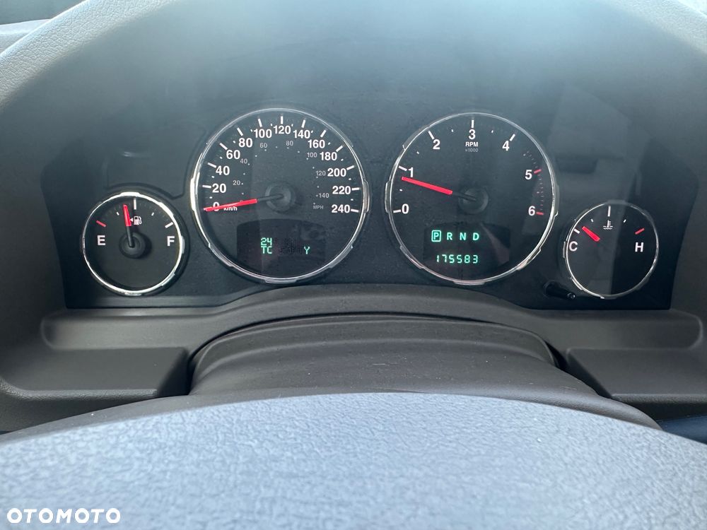 Jeep Cherokee 2.8 CRD Limited - 19