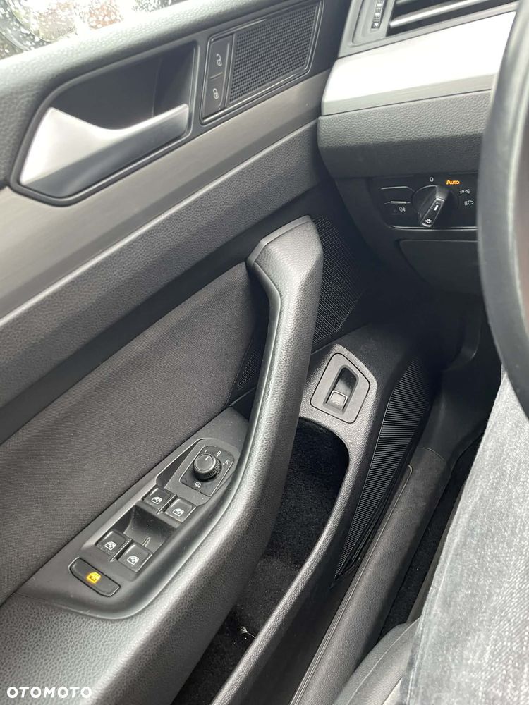 Volkswagen Passat ver-1-5-tsi-evo-trendline-dsg - 12