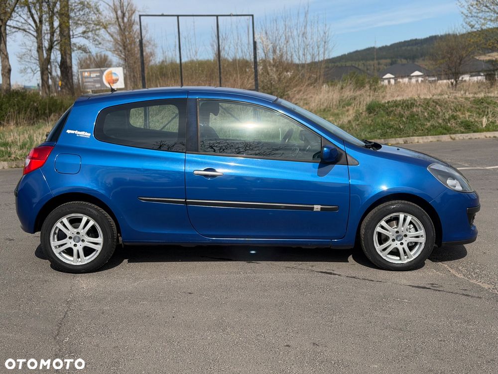 Renault Clio 1.2 16V 75 Dynamique - 11