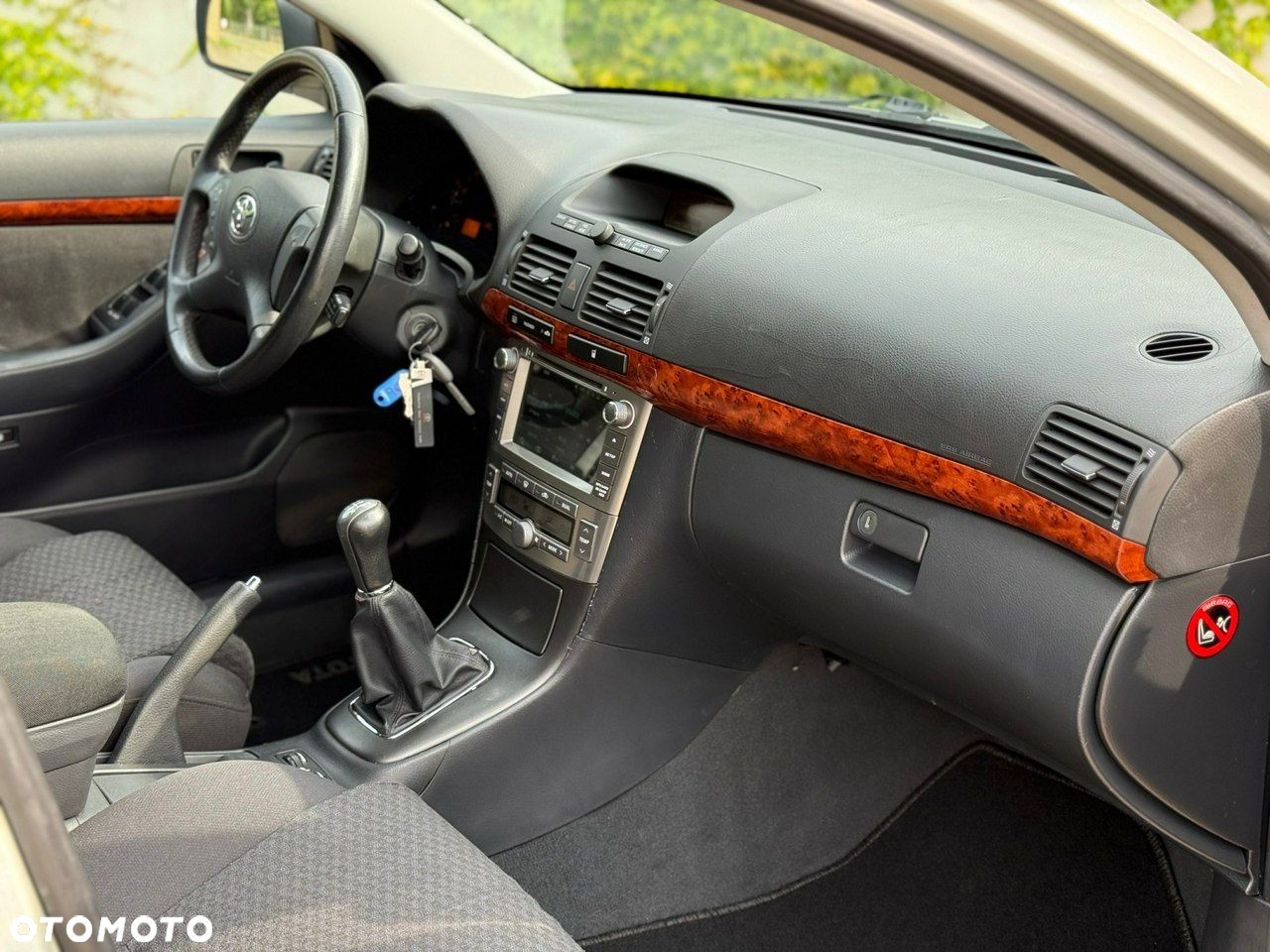 Toyota Avensis 2.0 VVT-i Combi Executive - 7