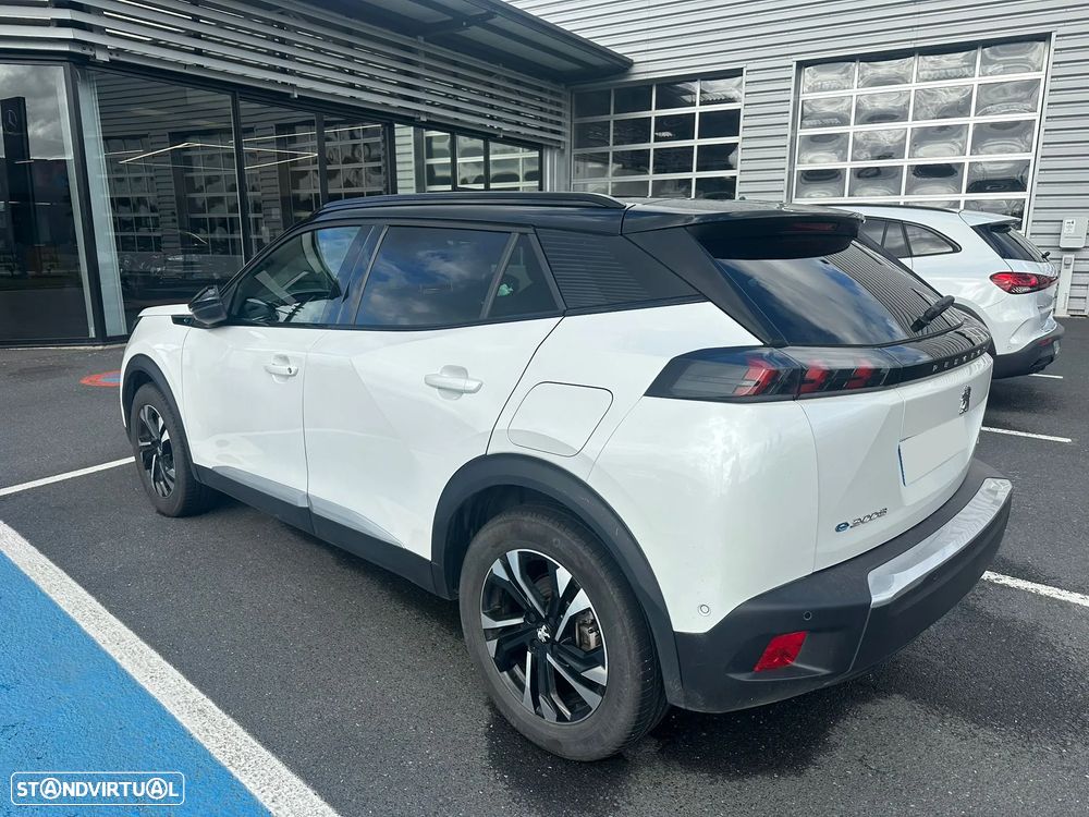 Peugeot e-2008 50 kWh GT - 2