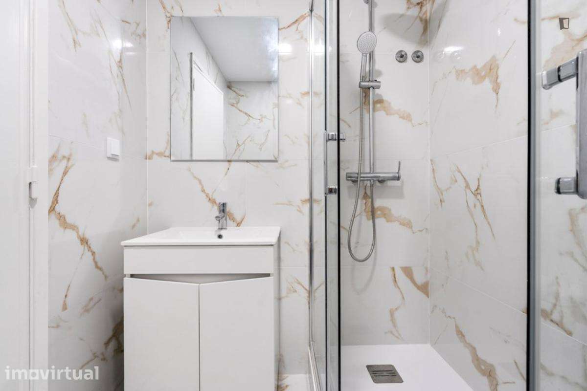 Quarto - localizado em Amadora Lisbon - Grande imagem: 5/23