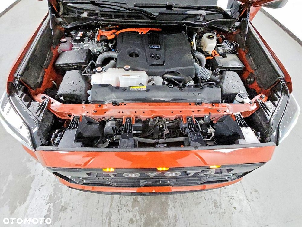 Toyota Sequoia - 12
