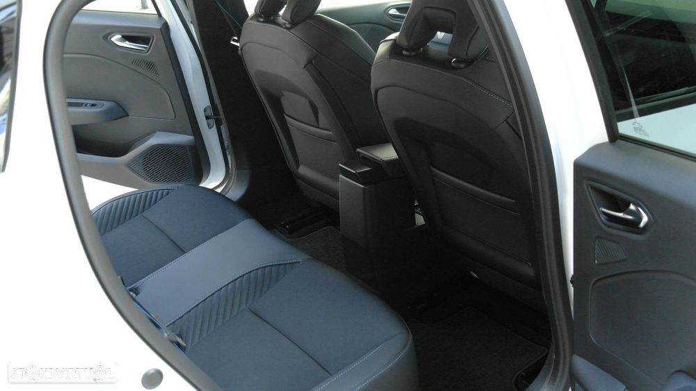 Renault Clio 1.6 E-Tech Full Hybrid Esprit Alpine - 23