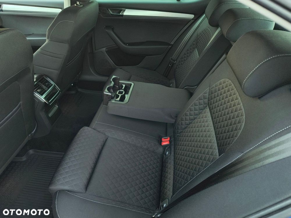 Skoda Superb 2.0 TDI SCR Ambition DSG - 17