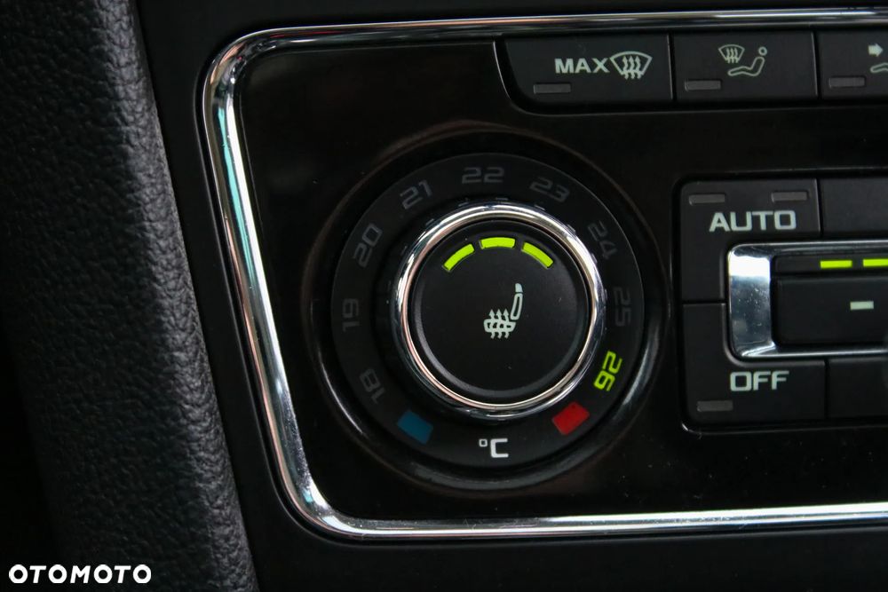 Skoda Superb 2.0 TDI DSG Exclusive - 38