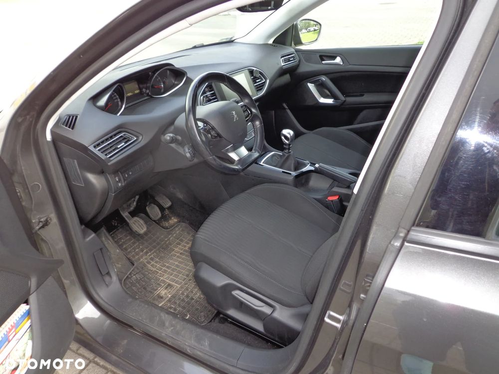 Peugeot 308 1.2 PureTech Allure S&S - 8