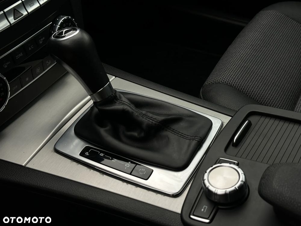 Mercedes-Benz Klasa C 180 T 7G-TRONIC Avantgarde Edition - 14