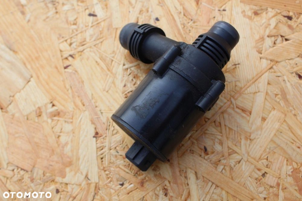 Dodatkowa pompa wody BMW e39 e38 e60 e61 8381989 - 2
