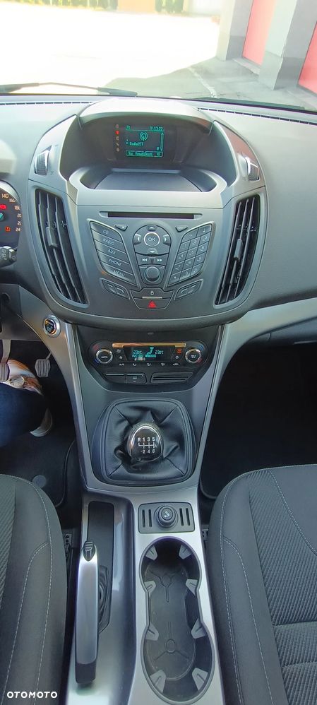 Ford Kuga 2.0 TDCi 2x4 Titanium - 29