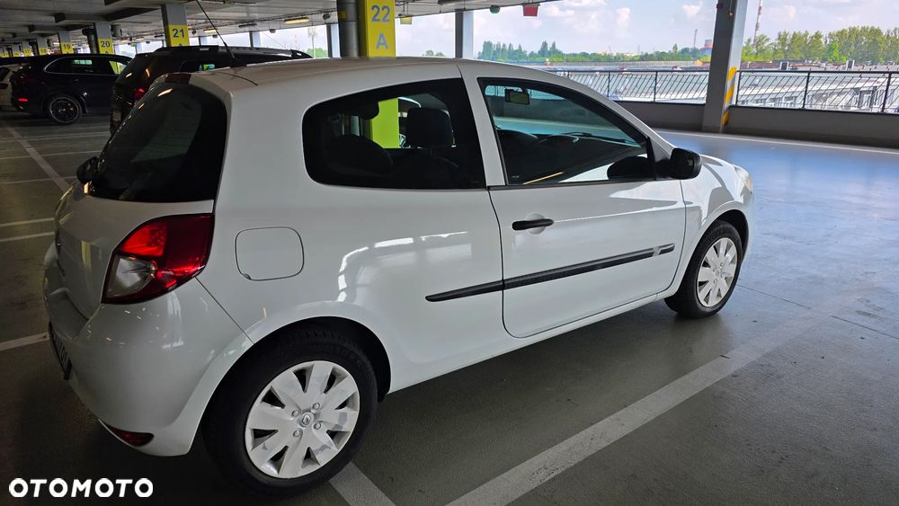Renault Clio 1.5 dCi Authentique - 7