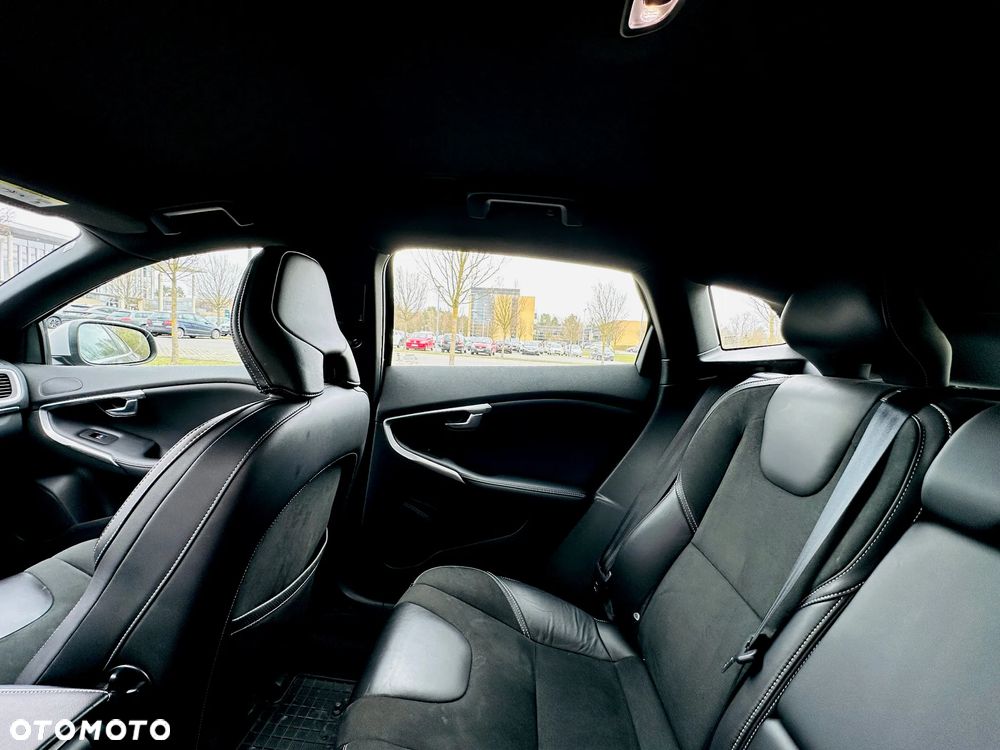 Volvo V40 T3 Drive-E R-Design Momentum - 26