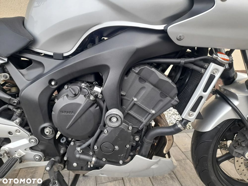 Yamaha FZ6 - 16