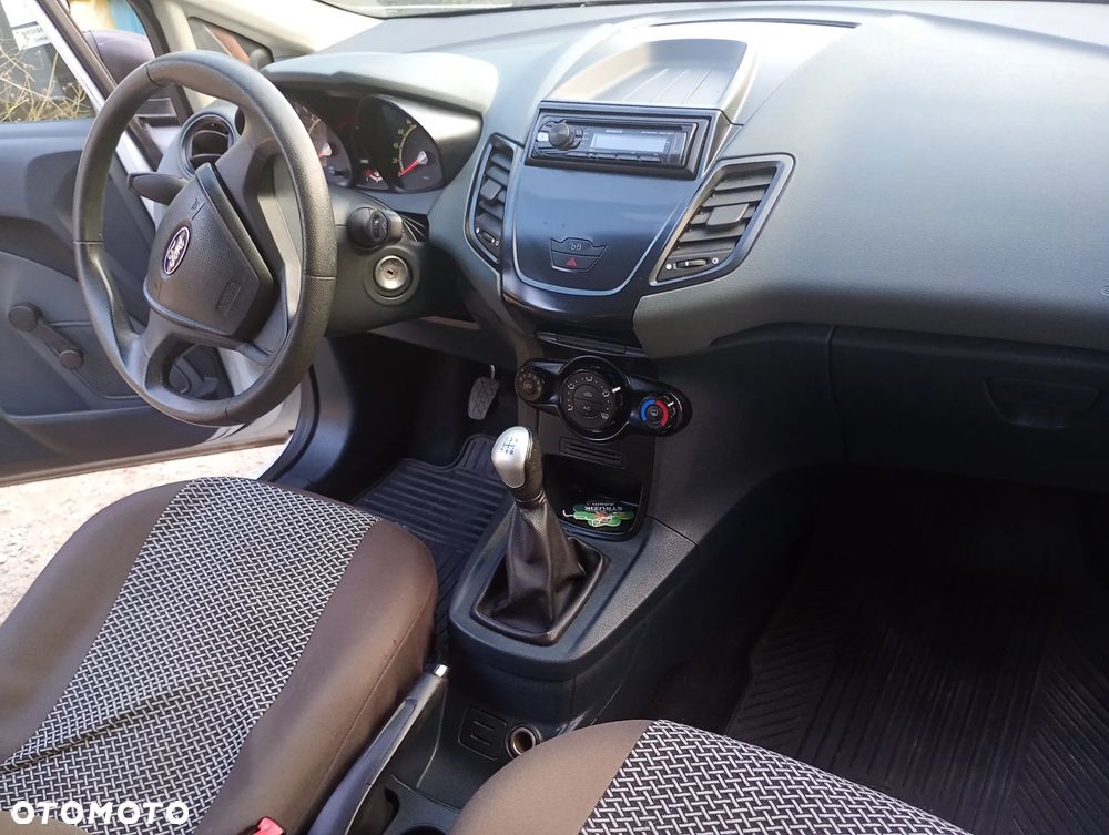 Ford Fiesta - 8