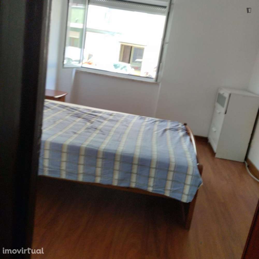 Quarto - localizado em Setubal - Grande imagem: 4/10