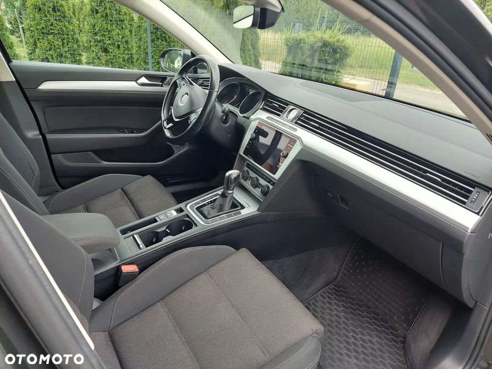 Volkswagen Passat - 14
