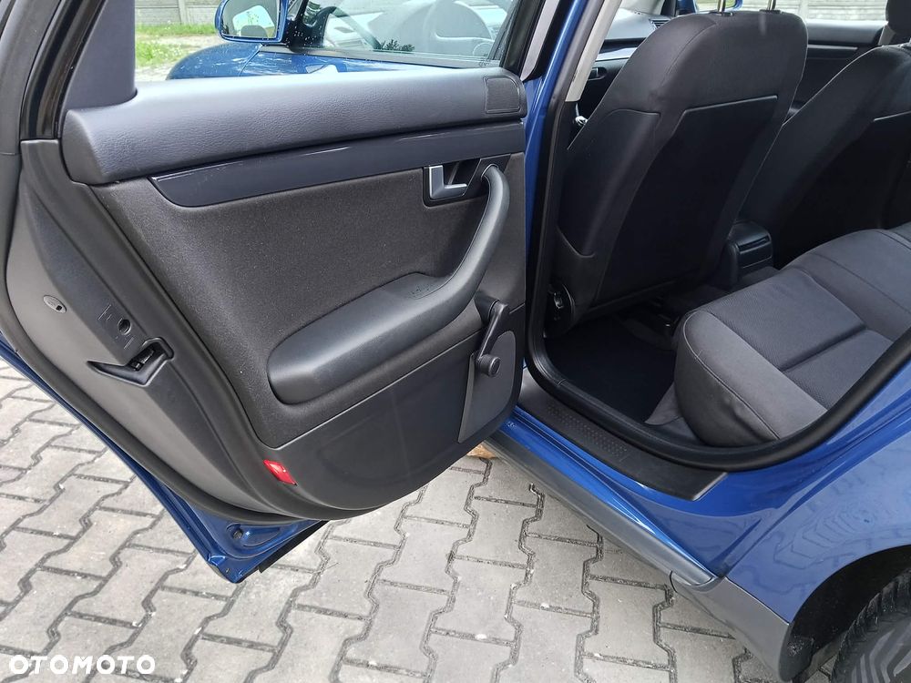 Audi A4 Limousine - 31