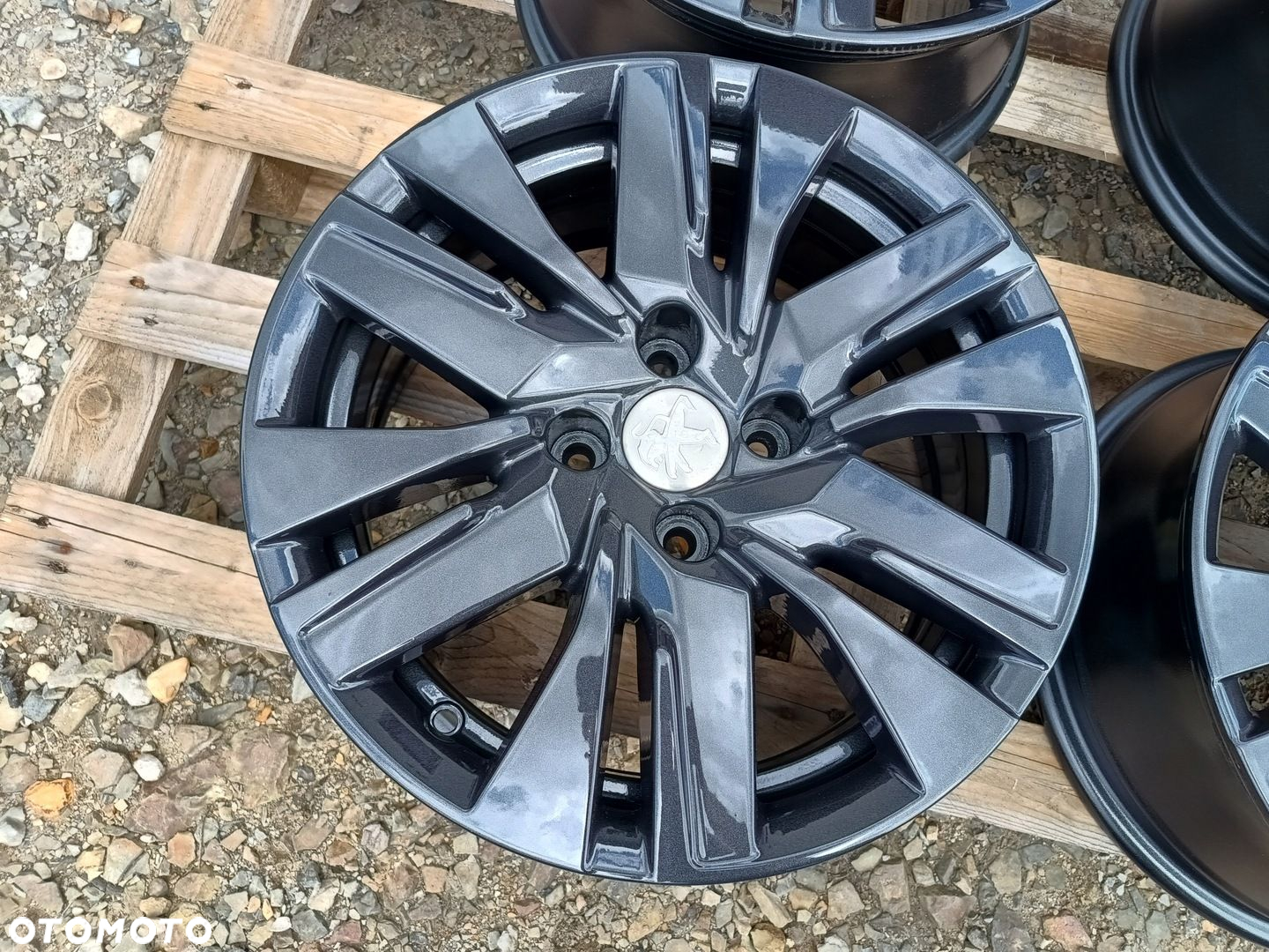 PEUGEOT 208 2008 PARTNER RIFTER Felgi 6,5x16 ET20 4x108 9813836677 GRAFIT - 3