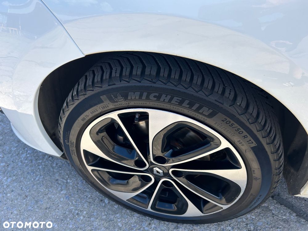 Renault Megane ENERGY TCe 130 EDC BOSE EDITION - 23