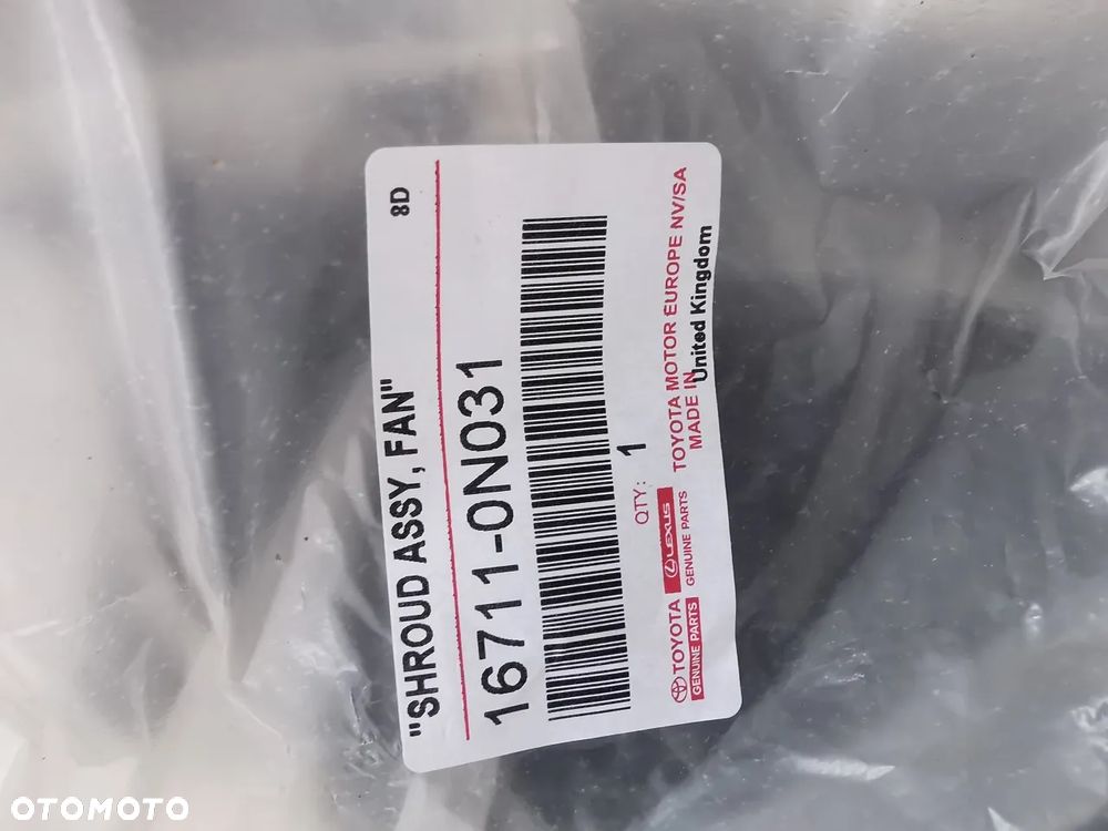 Toyota Yaris obudowa wentylatorów 16711-0N031 - 3