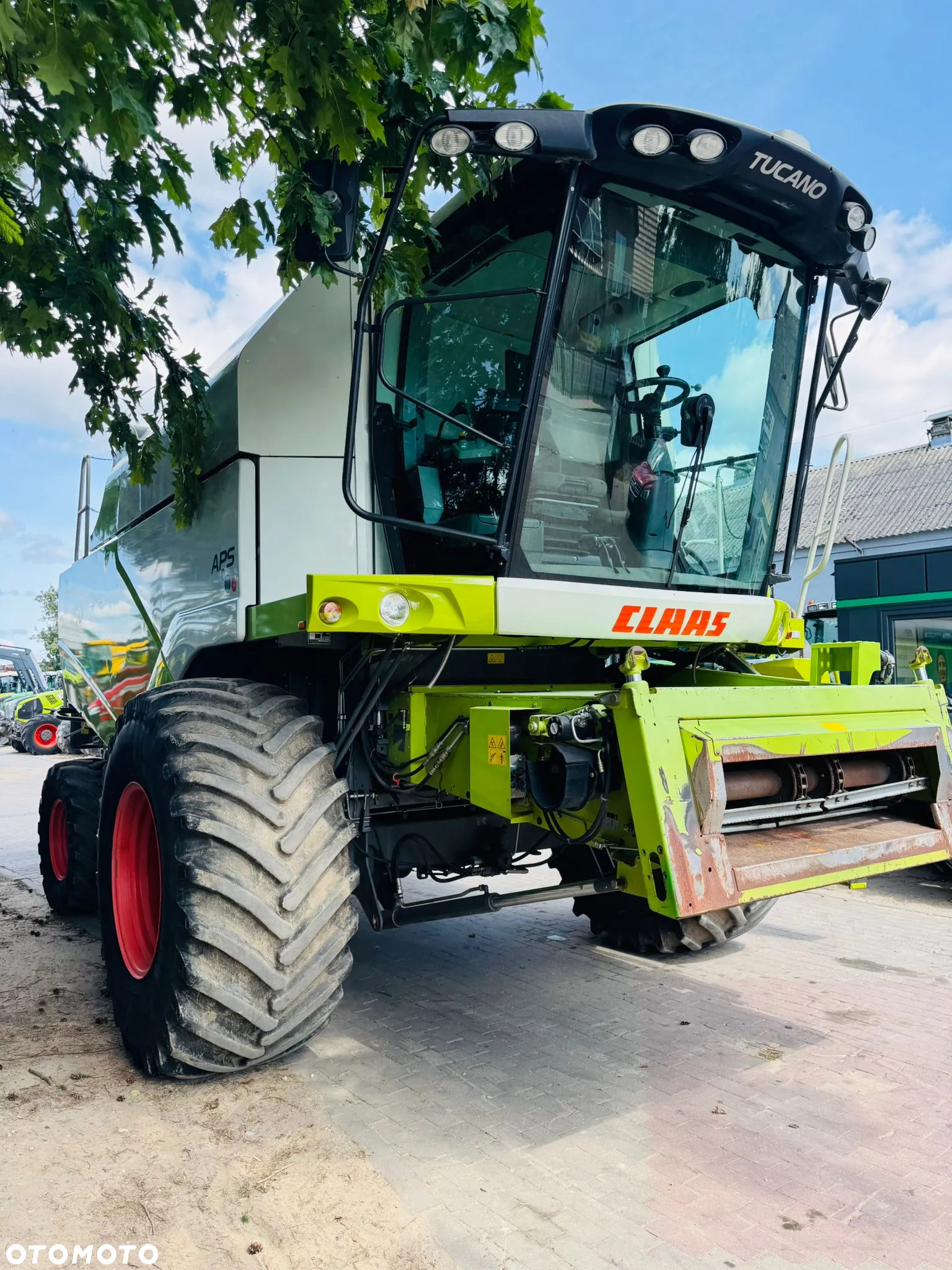 Claas Tucano 450 APS - 7