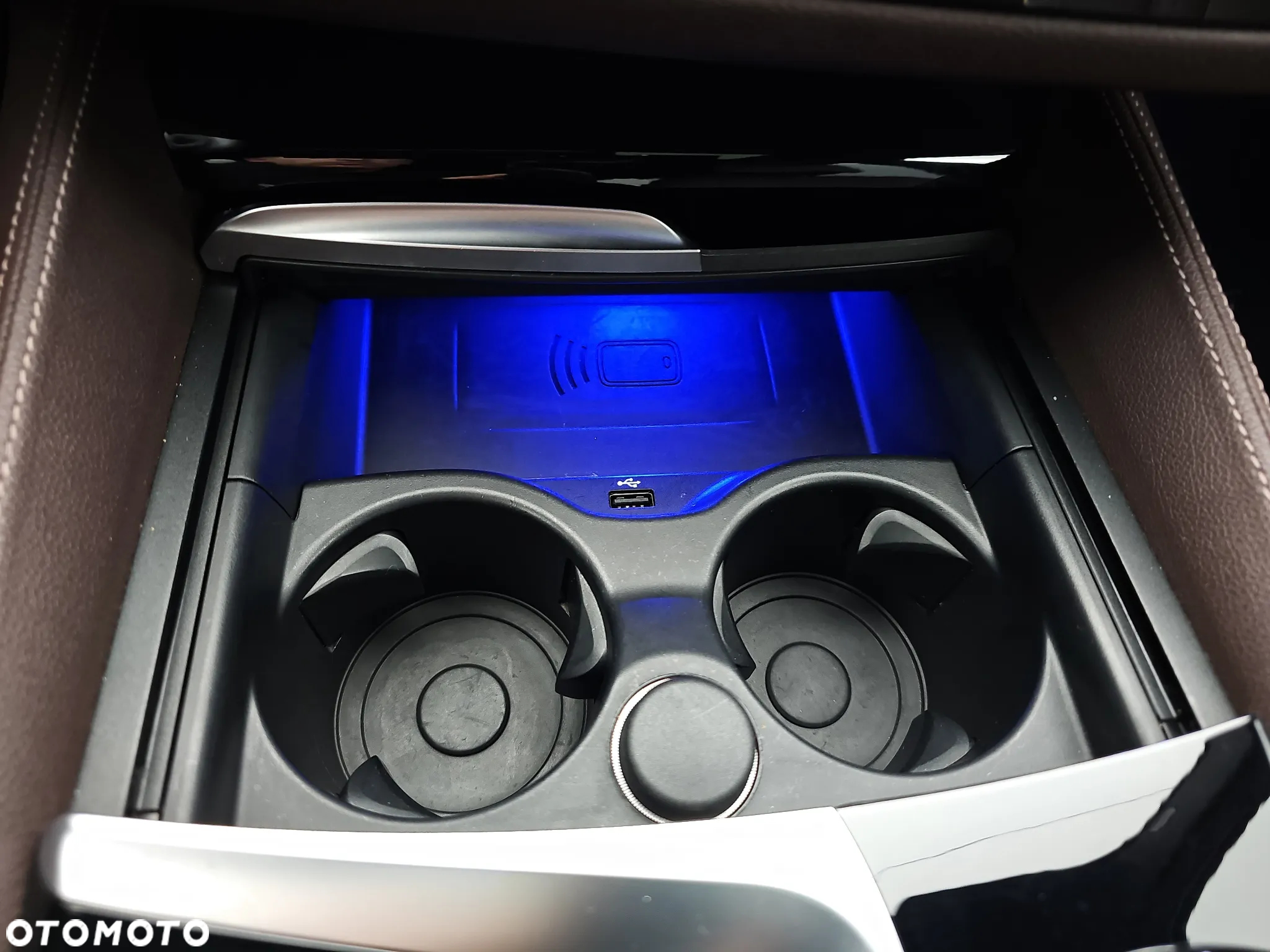 BMW Seria 5 M550i xDrive - 27
